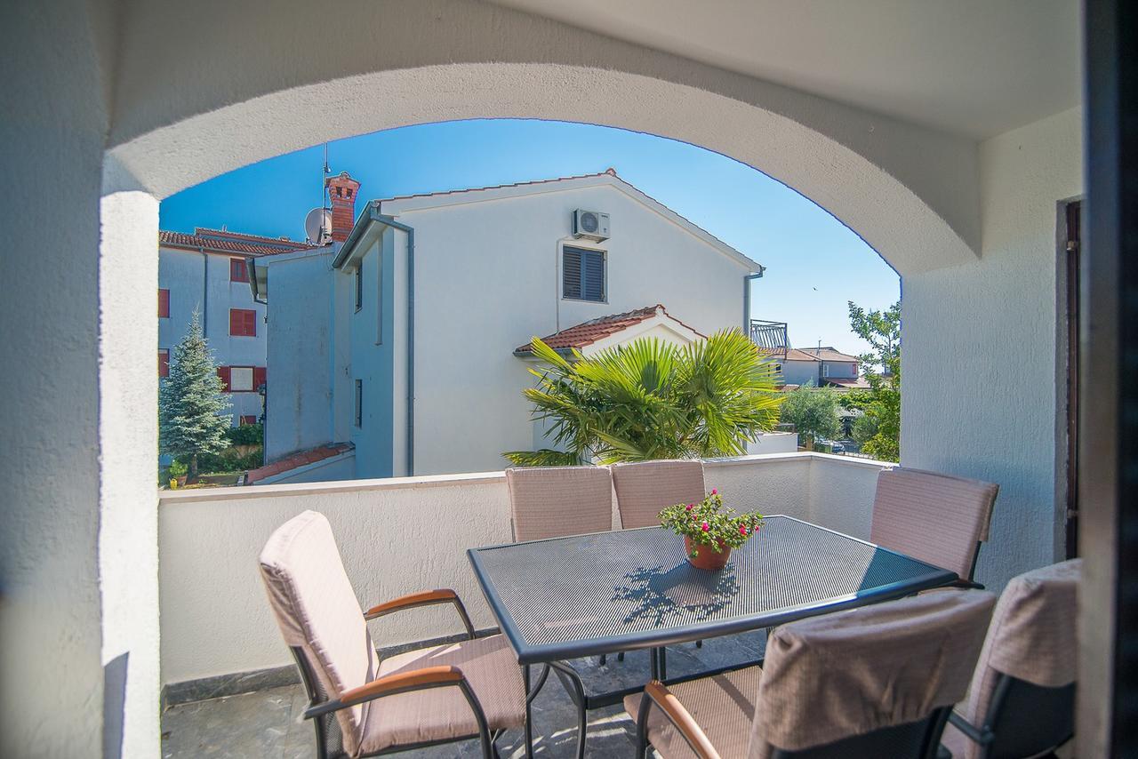 Apartments Dino Poreč Buitenkant foto