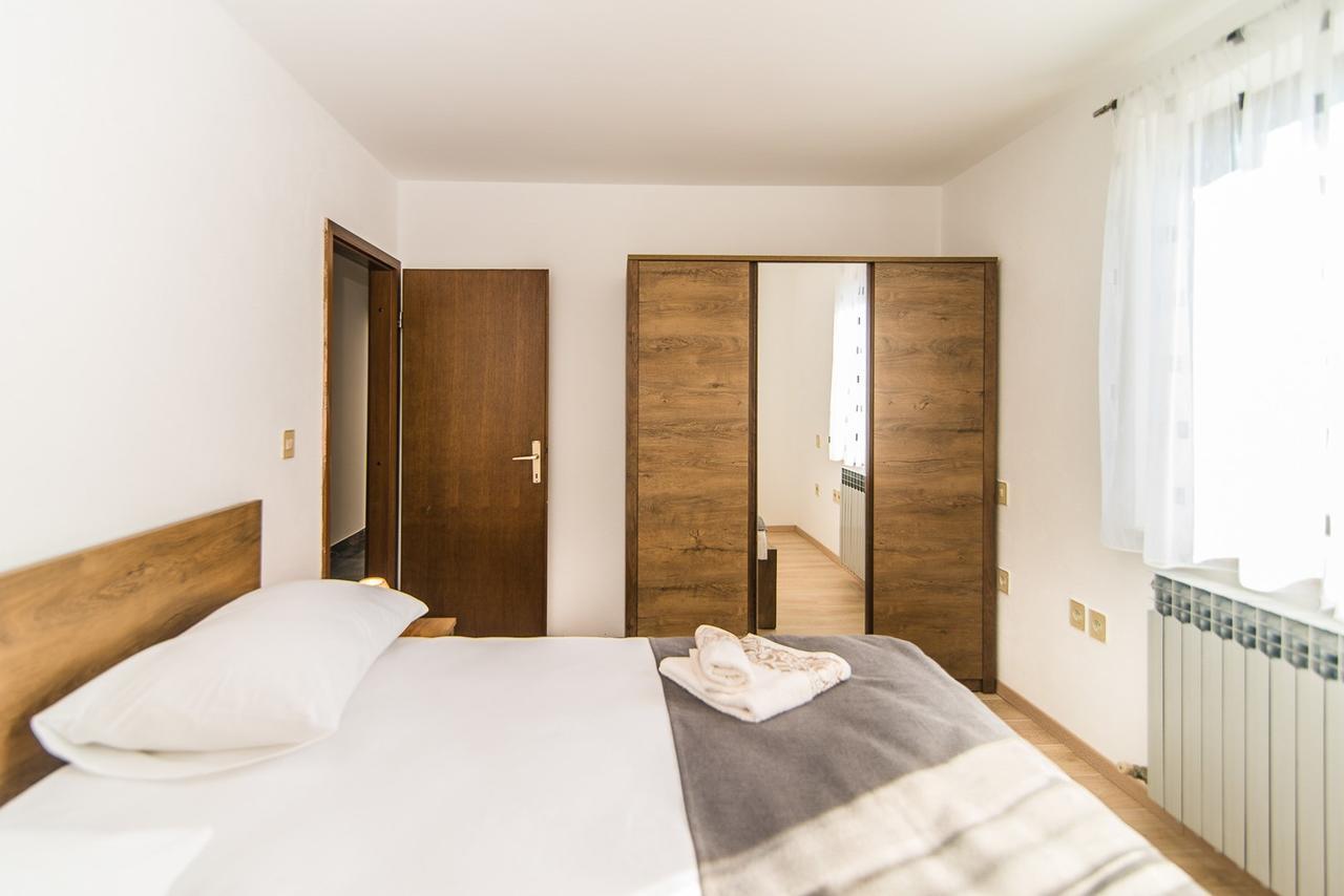 Apartments Dino Poreč Buitenkant foto