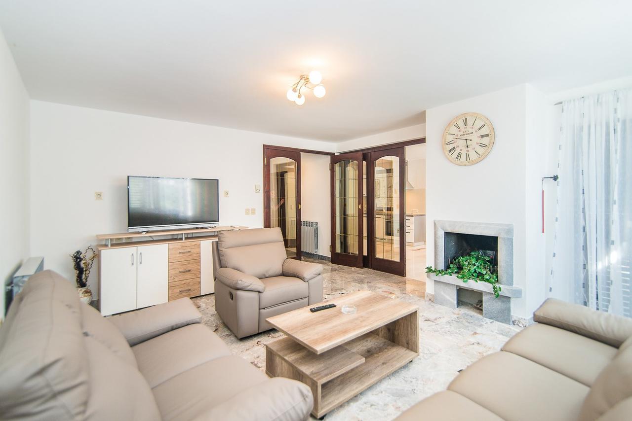 Apartments Dino Poreč Buitenkant foto