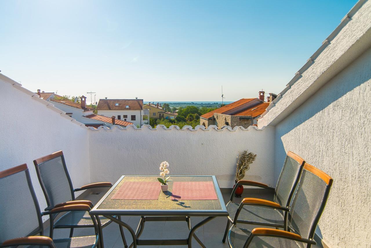 Apartments Dino Poreč Buitenkant foto