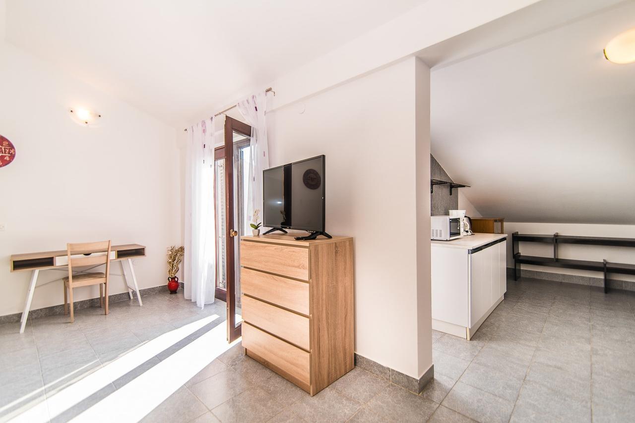 Apartments Dino Poreč Buitenkant foto
