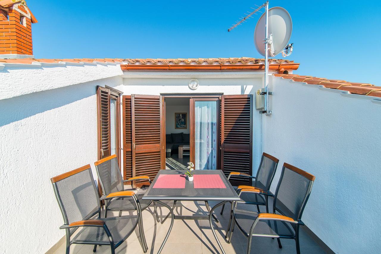 Apartments Dino Poreč Buitenkant foto