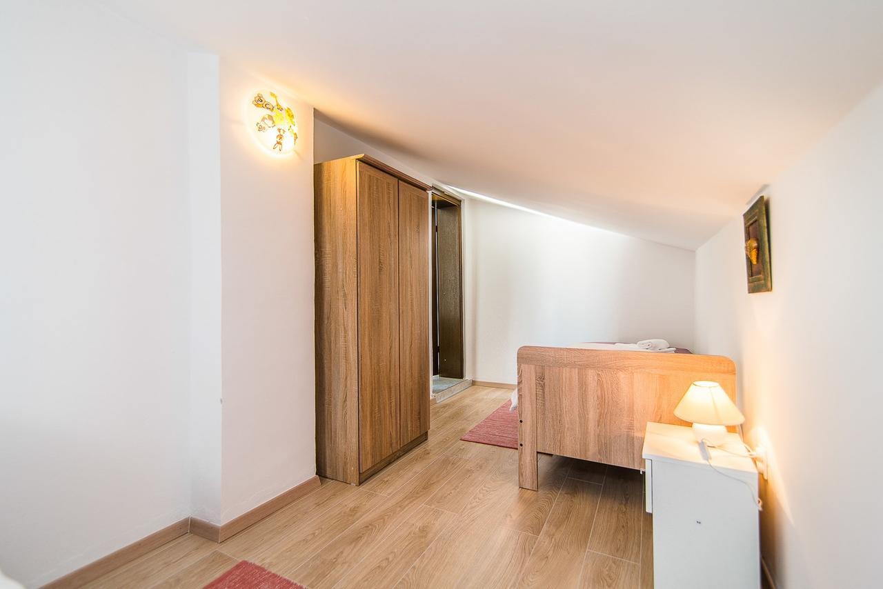 Apartments Dino Poreč Buitenkant foto