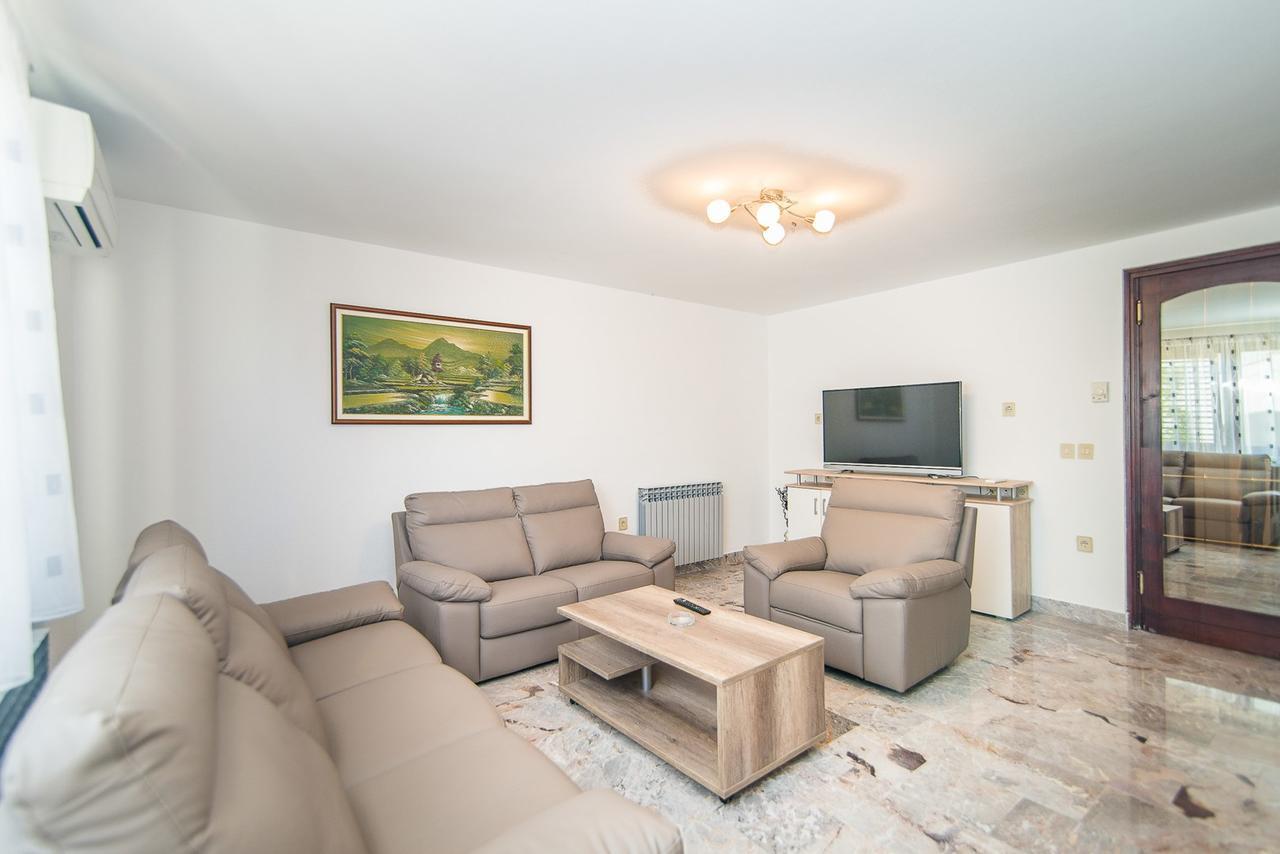 Apartments Dino Poreč Buitenkant foto