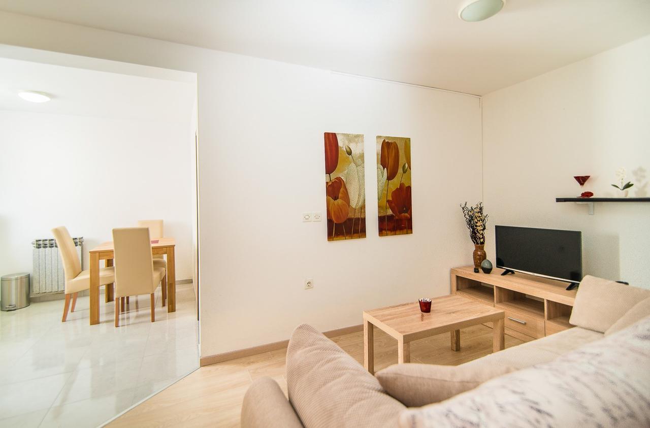 Apartments Dino Poreč Buitenkant foto