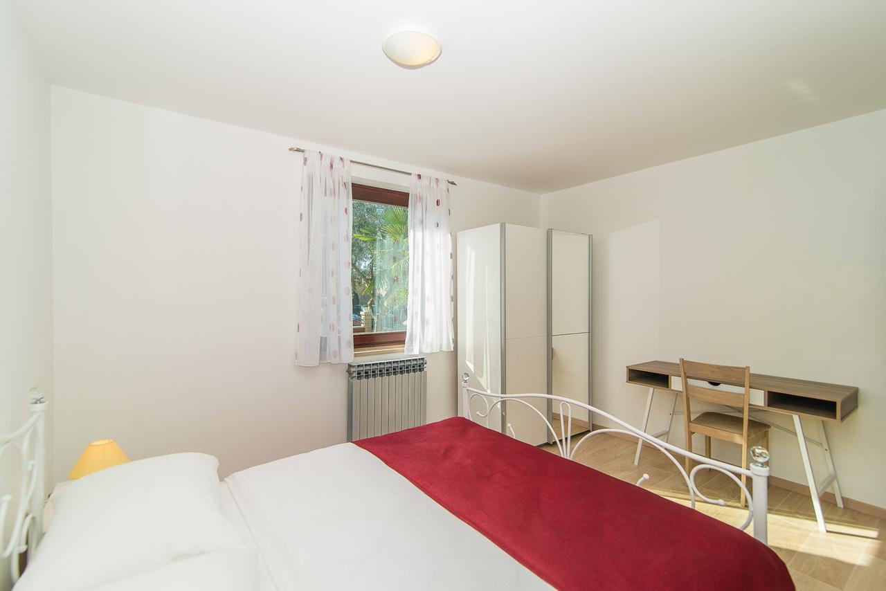 Apartments Dino Poreč Buitenkant foto