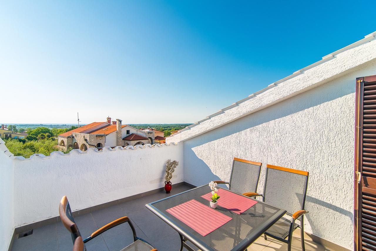 Apartments Dino Poreč Buitenkant foto