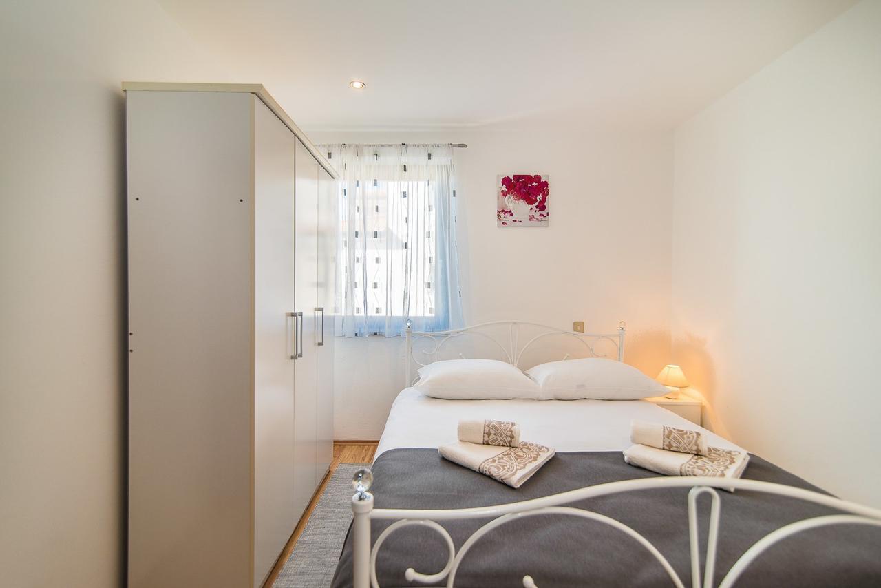 Apartments Dino Poreč Buitenkant foto